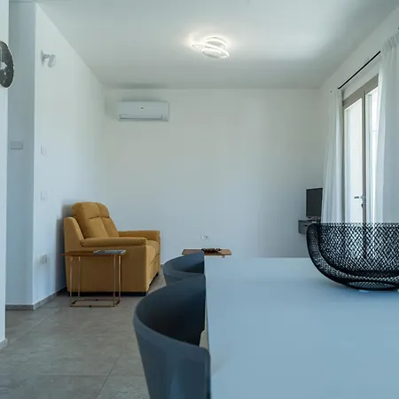 Daire Le Conchiglie With Pool By Wonderful Italy